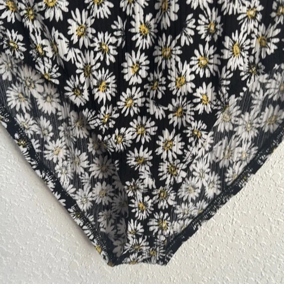 Inspired Hearts Black and White Daisy Bodysuit - Picture 3 of 4
